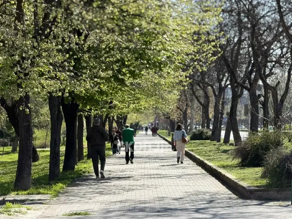 Сончево со мала до умерена локална облачност, температурата до 25 степени