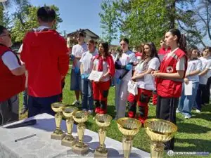 Општински натпревари по прва помош во Гостивар: Учениците покажуваат вештини и знаење за спасување животи