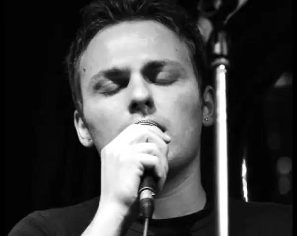 Грчкиот пејач Јоанис Лакис вечер ќе настапи во Струмица, утре во Скопје