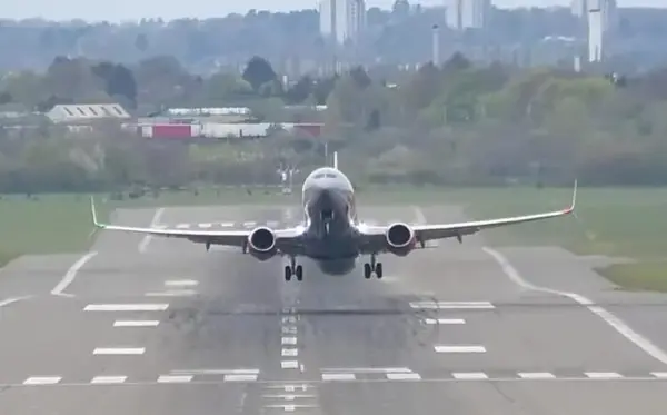 Oд Техеран почнаа меѓуародни летови, први од почетокот на војната