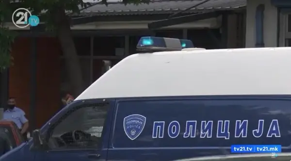 Лисици на рацете за киднапирање и силување малолетничка – уапсен млад маж во Гостиварско