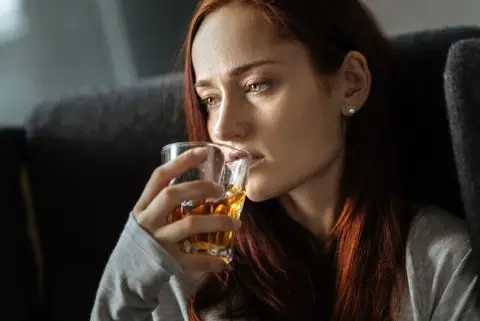 Пиеме помалку кога сме среќни