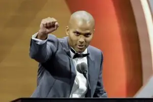 Тони Паркер станува тренер на клубот на кој е сопственик?