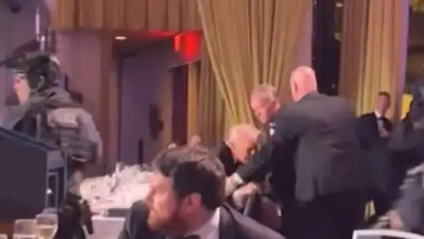 Нови видеа од синоќешниот напад во Вашингтон: Што се случуваше во балската сала додека го евакуираа Трамп?!