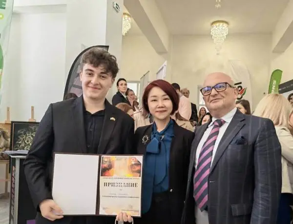 Димитар Атанасовски апсолвент на Педагошкиот факултет во Битола ја доби награда за „Најдобар труд на студентската конференција“ 