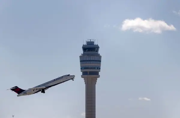 Америка ќе користи вештачка интелигенција за управување со воздушниот сообраќај