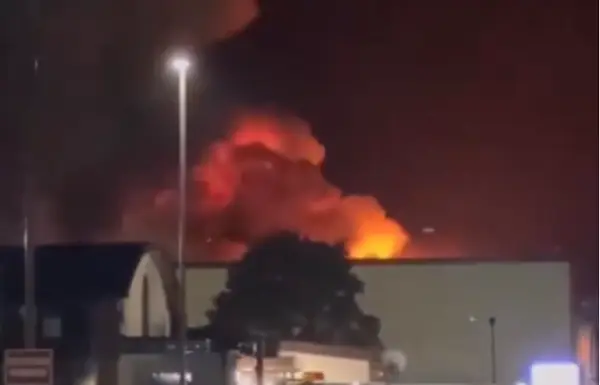 Пожар во РАФ Ферфорд: оштетена база на американски бомбардери во Британија