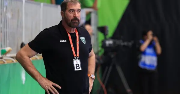 Веселин Вујовиќ се враќа на клупата на Катар