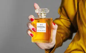 Експерт открива кога треба да го фрлите парфемот: „Може да биде опасен“