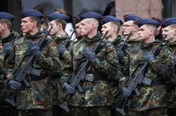 ГЕРМАНЦИТЕ БЕГААТ ОД ВОЈСКА: Бројот на приговорници на совеста расте