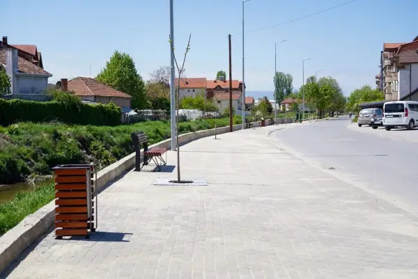 Проданоски и Николоски извршија увид на реконструираниот „Кеј 1-ви Мај“ во Прилеп