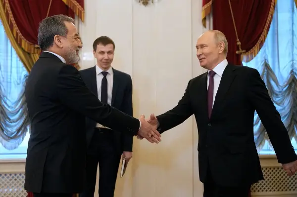 Путин вети поддршка за Иран на средбата со Арагчи