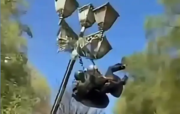 СВР Охрид со детали за вчерашниот несреќен случај со параглајдер, кој падна на плочникот и ја зафати електричната канделабра