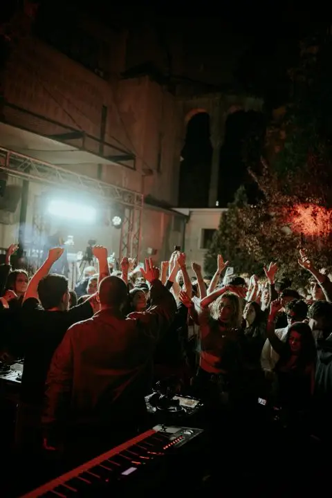 БУРУ ГО ПОТСЕТИ СКОПЈЕ: КУЛТУРНИТЕ ПРОСТОРИ МОЖЕ ДА БИДАТ ЖИВИ