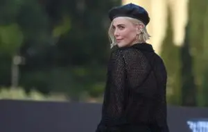 ВИДЕО | Шарлиз Терон низ солзи – „Сите мислат дека сум ладнокрвна, но вистината е сосема поинаква“