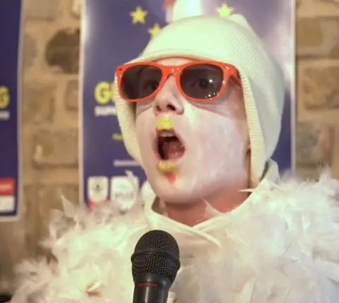 ВИДЕО: Необично натпреварување, луѓе го имитираа крикот на галебите