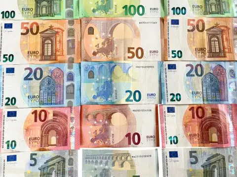 Еврото добива нов изглед по повеќе од 20 години