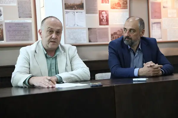 Англискиот поет Даниел Хајндс е добитник на наградата „Мостови на Струга“ на СВП и УНЕСКО за 2026