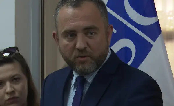 ТОШКОВСКИ: Сериозно се истражува врсничкото насилство во скопската населба Ѓорче Петров, 14 лица се повикани на разговор