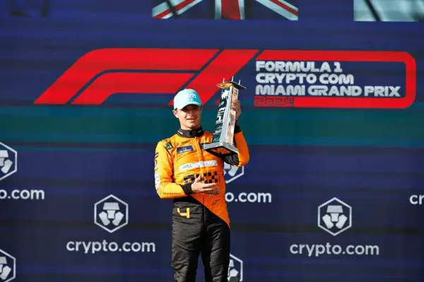 Норис: Колку повеќе бодови освојат возачите на Мерцедес еден од друг, толку подобро за нас