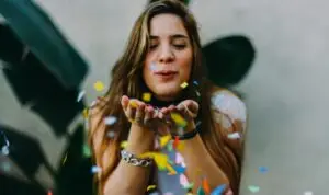 Четири хороскопски знаци влегуваат во период на голем пресврт, мај им носи среќа