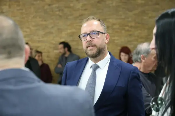 Љутков: По пауза од една деценија, државата откупи дела што ги избра на конкурс, годинава се поддржани 28 автори и 37 ликовни дела