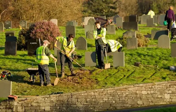 Морничав пресврт во селото, каде откопале мртовец- роднините слушнале „тропање“ од гробот