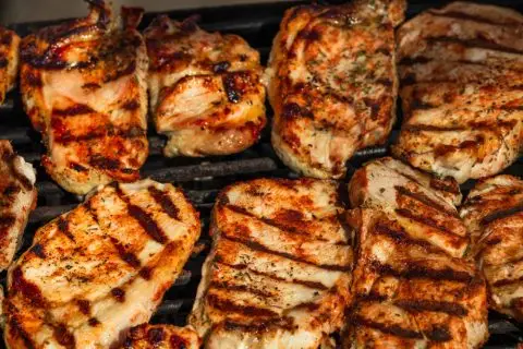 Совети за најсочно пилешко на скара