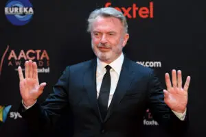 Актерот Сем Нил откри дека го победил ракот