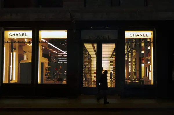 Шанел го симна од тронот Сен Лоран како најпосакуван бренд