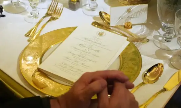 Познато е што вечерале кралот Чарлс и кралицата Камила во Белата куќа- Меланија лично ги правела подготовките