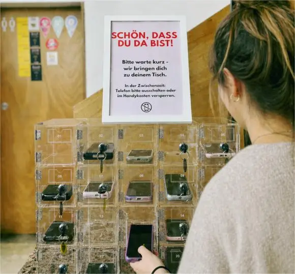 Во Виена е отворено кафуле каде што е забрането користење мобилни телефони