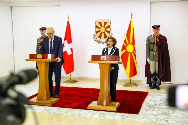 Сиљановска-Давкова порача да се концентрираме на реформските предизвици и да не ја губиме енергијата на ирационални прашања