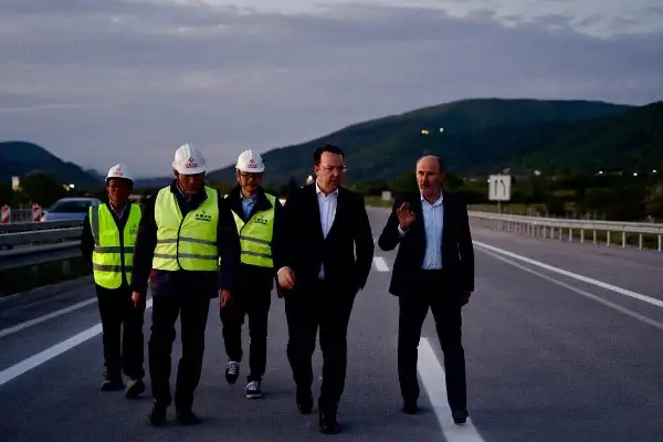 Николоски: Автопатот Охрид–Кичево се гради со полна пареа и ноќе