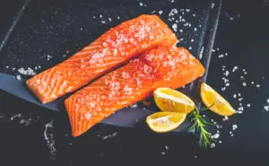 Поздрави од лососот, а многу поевтини: Најдобрите риби во светот кои го намалуваат холестеролот и се добри за срцето