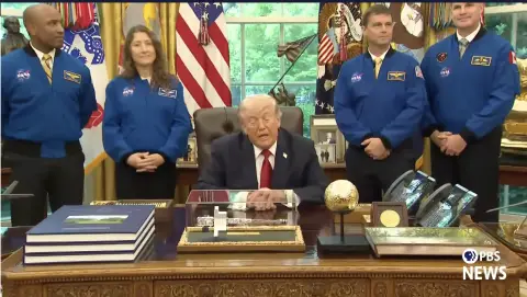 Трамп се сретна во Белата куќа со астронаутите на НАСА од мисијата „Артемис II“