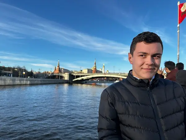 Даниел Христов освои бронзен медал на Менделеевата олимпијада по хемија во Русија: „Кај хемичарите не постои не можам“