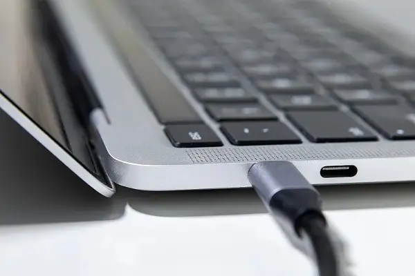 Новите лаптопи што се продаваат во ЕУ мора да имаат USB-C конектор
