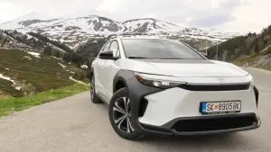 Само една од секои десет продадени Тојоти во Европа не е хибрид или електрична