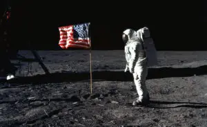 ФОТО | Музеј во вселената — шест работи кои астронаутите ги оставиле на Месечината и сè уште се таму