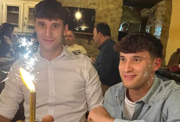 Трагедија во Италија: Браќа близнаци (22) се обиделе да спасат птица- загинале од струен удар 