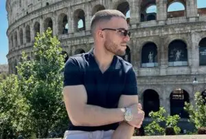 „Ме малтретираа поради говорната маана“: Мартинијан Кириловски се отвори, Слаткаристика го поддржа