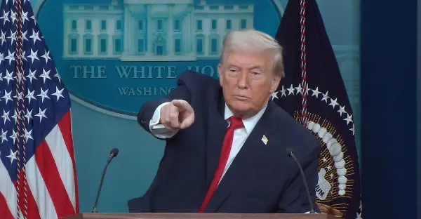Трамп ќе ги покачи царините на автомобили од ЕУ на 25%
