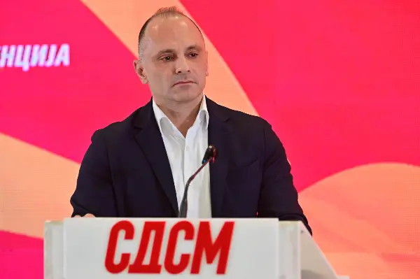 СДСМ: Уште ли патуваат документите од Министерството за Правда за Груевски или се заглавија во Пошта