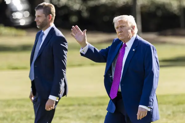Трамп вели дека морнарицата на САД дејствува „како пирати“