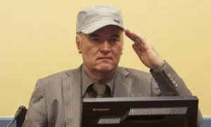 Немал мозочен удар: Ратко Младиќ е вратен во притворската болница во Хаг