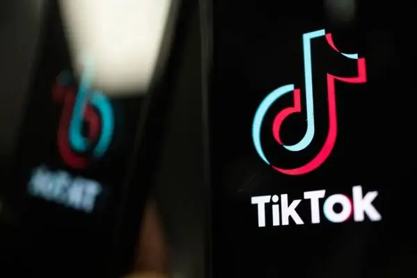 Предизвикот на TikTok ги одведе во притвор:  Насилно влегле во Саентолошката црква во Париз