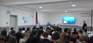 „Oдговорно слави го успехот“- превентивна кампања на МВР со матуранти