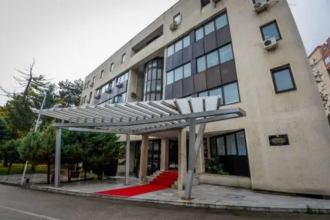 Полицаец заврши во притвор – ја нападнал сопругата