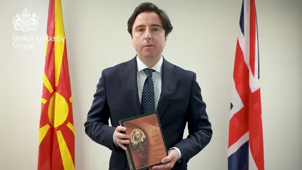Британскиот амбасадор Лосон преку видео порака на македонски го честиташе Денот на македонскиот јазик